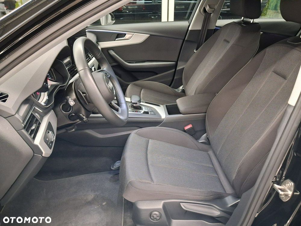 Audi A4 Limousine - 15