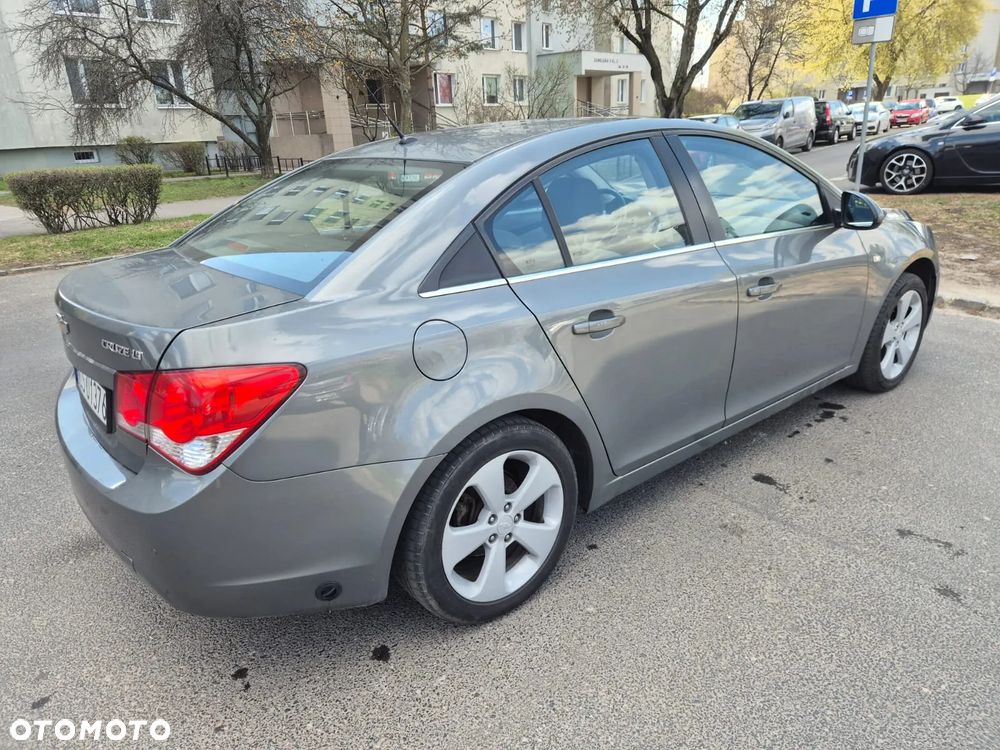 Chevrolet Cruze 1.8 LT+ - 8