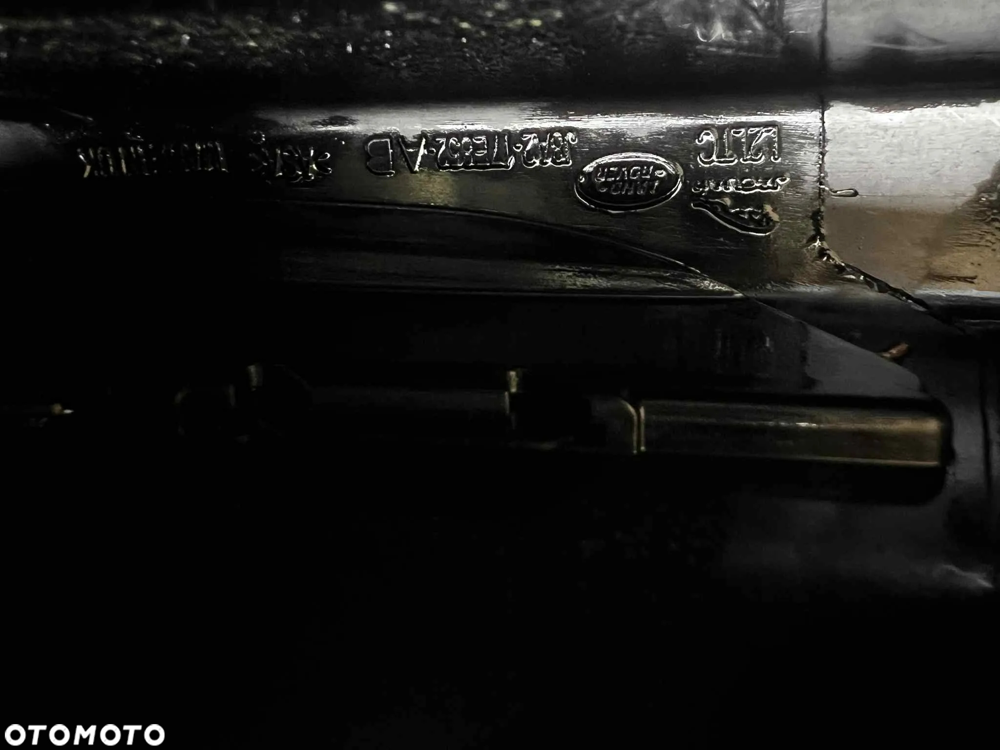 Range Rover Sport - KRATKA LEWEGO BŁOTNIKA - 22091900, J8A2-17E852 - 14
