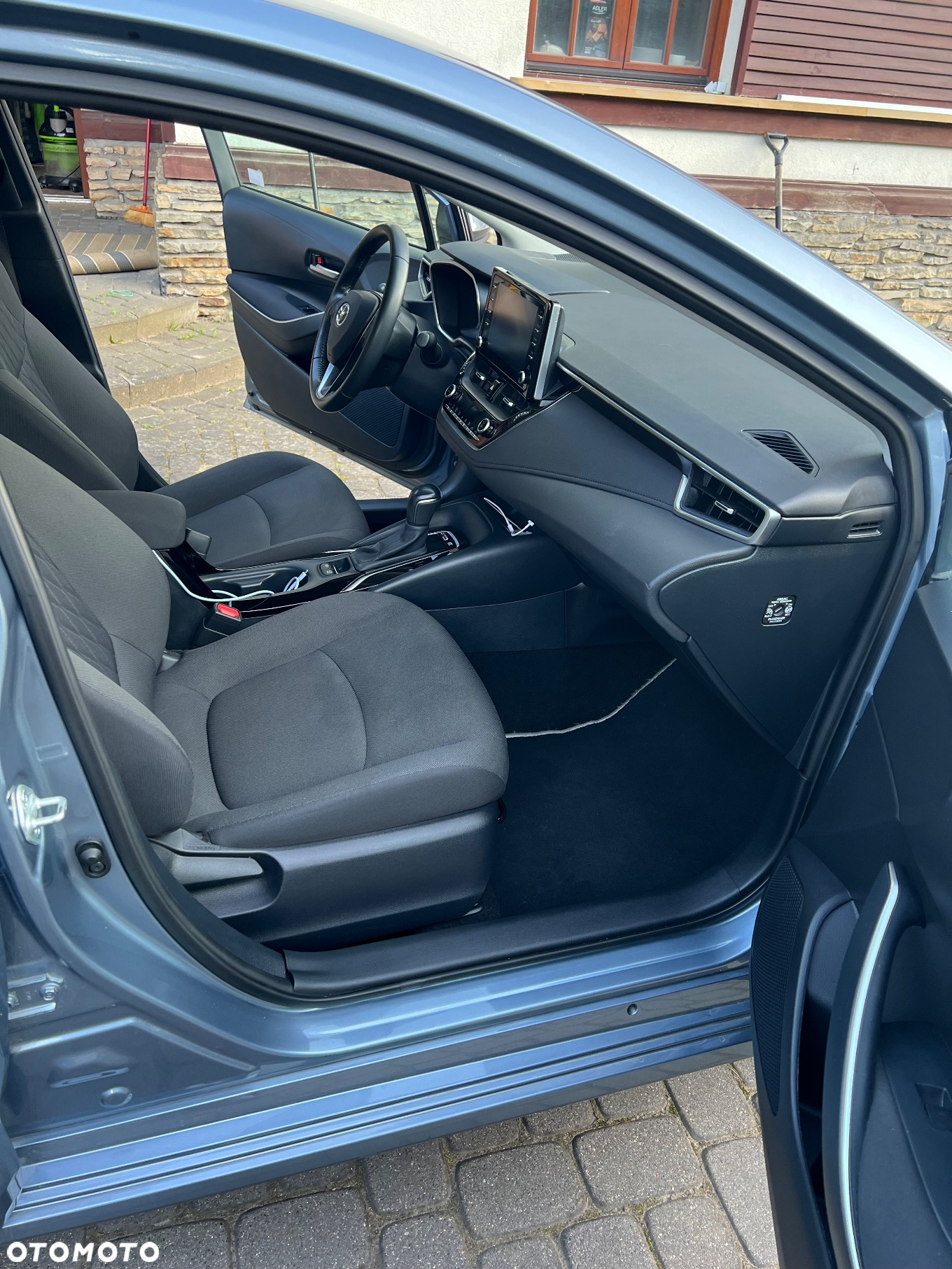 Toyota Corolla 1.8 Hybrid Comfort - 17