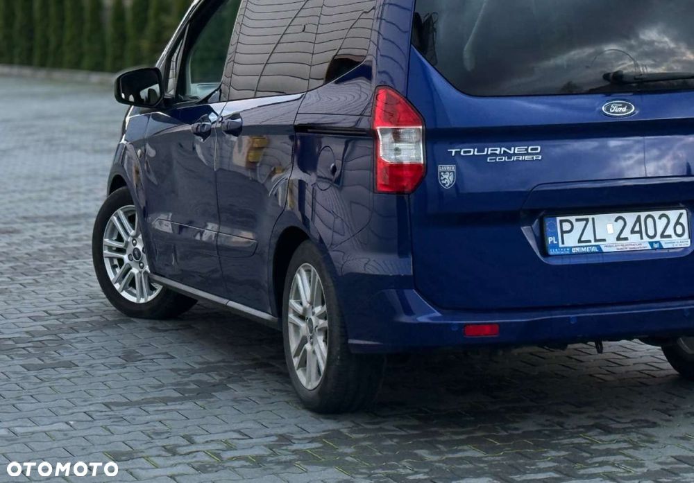 Ford Tourneo Courier - 11