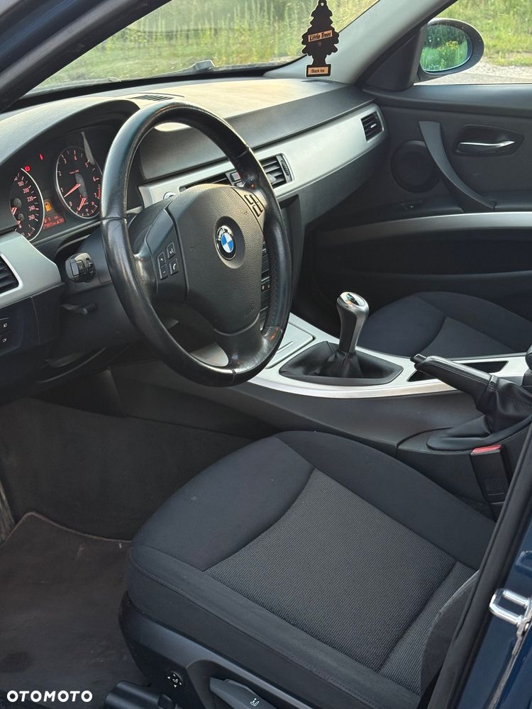 BMW Seria 3 320i - 8