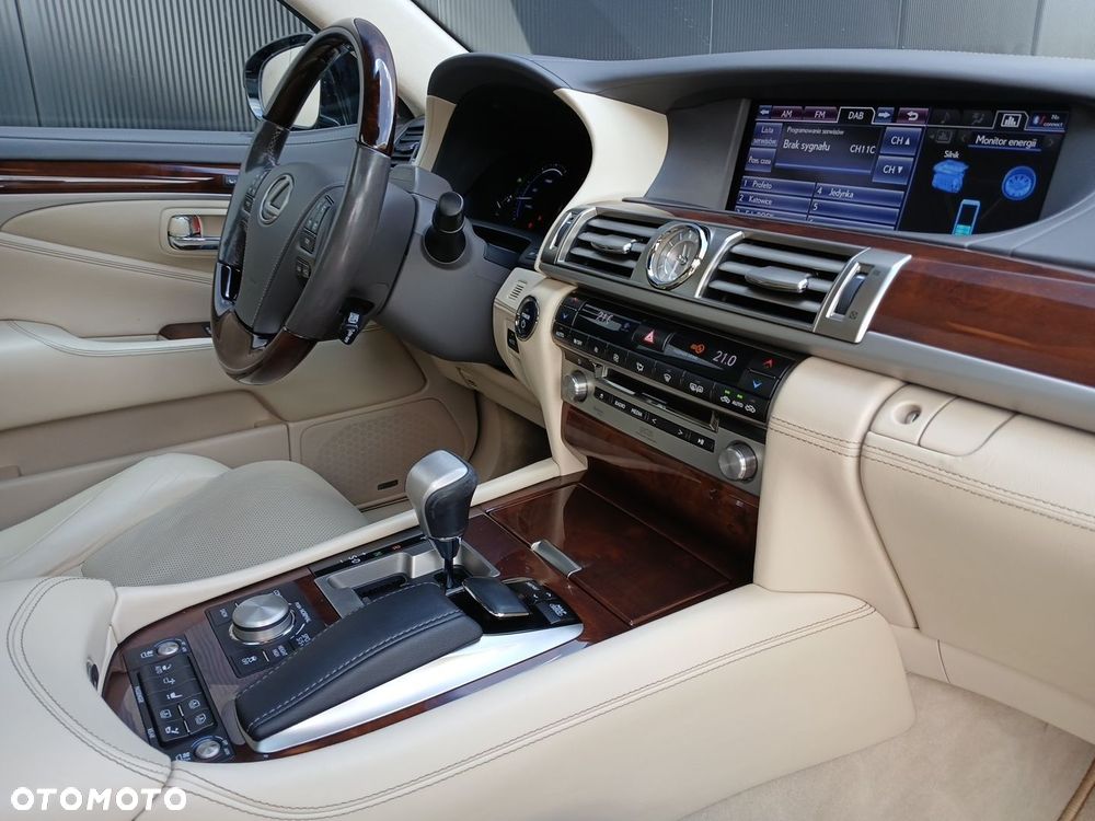 Lexus LS - 33