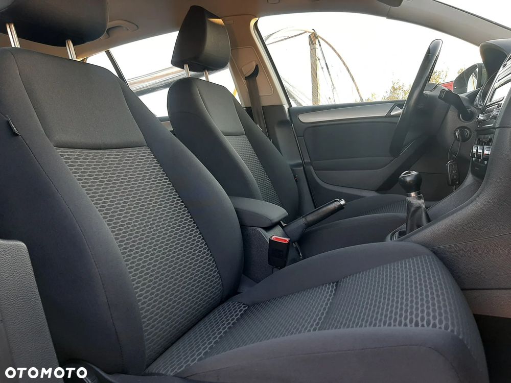 Volkswagen Golf VI 1.6 Comfortline - 13