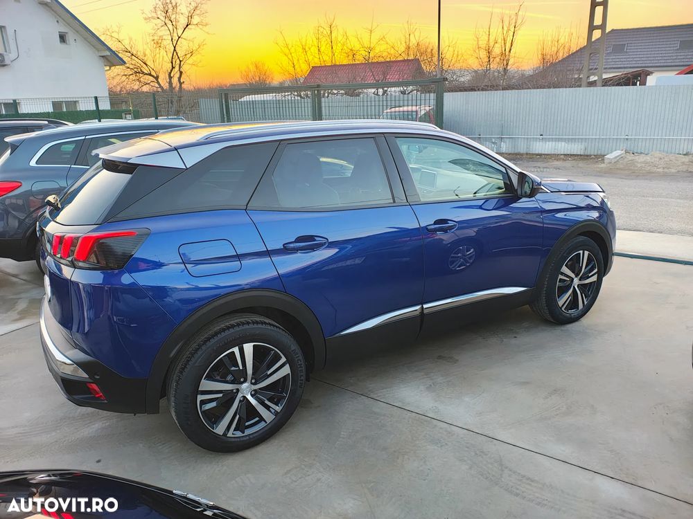 Peugeot 3008 PureTech 130 Stop & Start GPF EAT8 Allure - 4