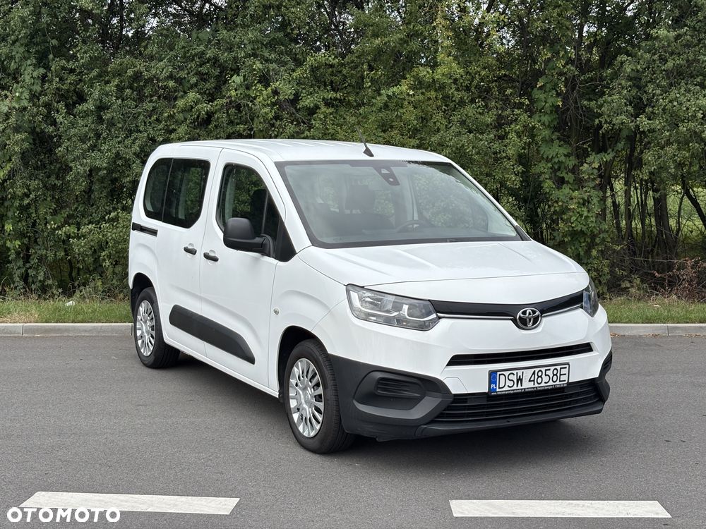 Toyota Proace City Verso 1.2 D-4T Family