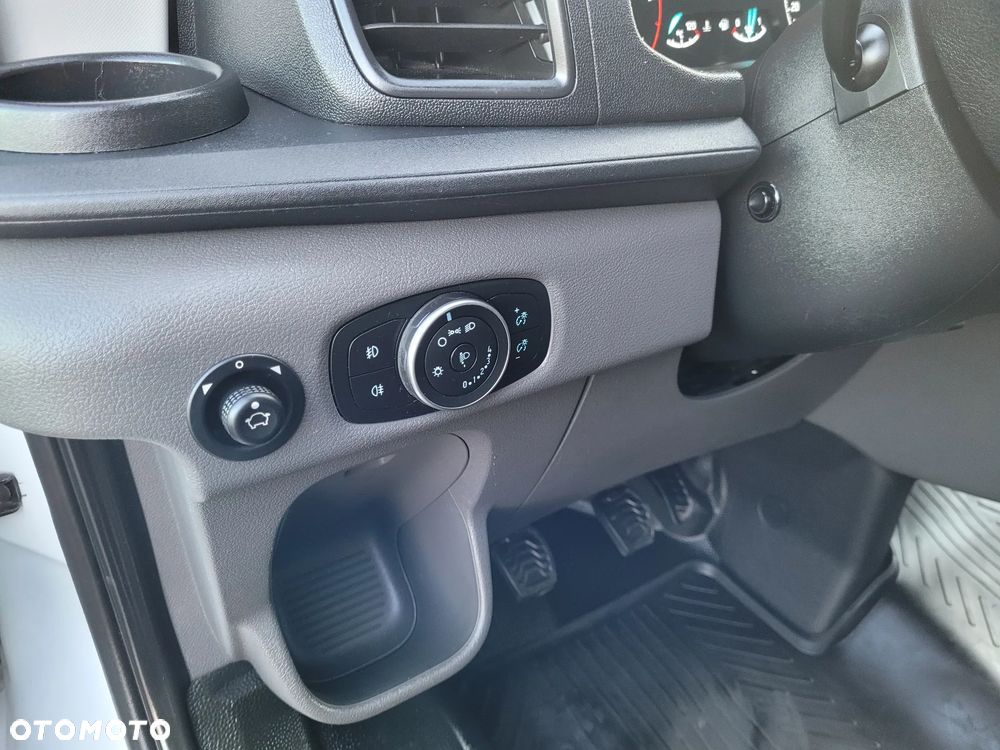 Ford Transit - 12