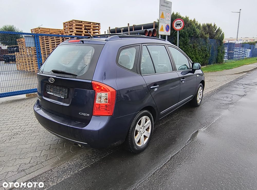 Kia Carens - 3