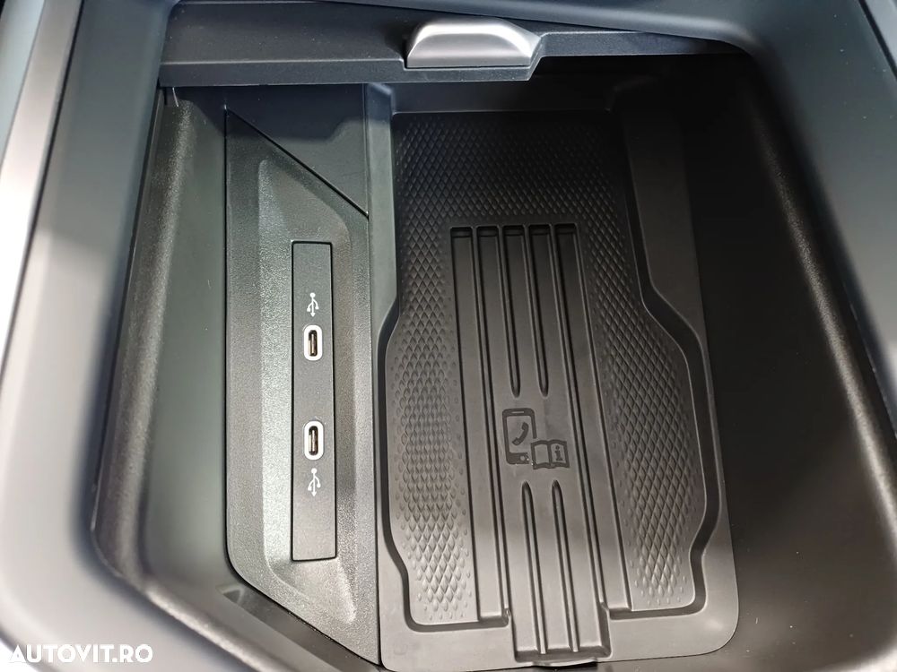 Volkswagen Passat 1.5 eTSI DSG MHEV Business - 16