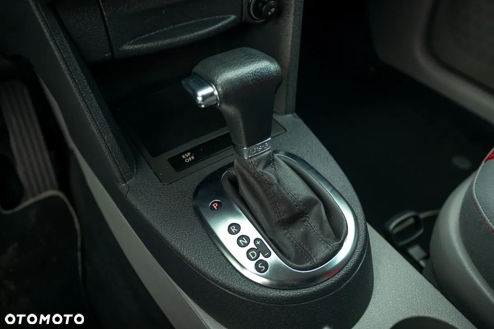 Volkswagen Caddy 1.9 DPF DSG Maxi Life (7-Si.) - 25