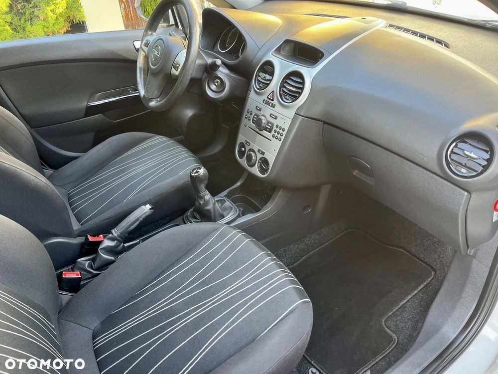 Opel Corsa - 16