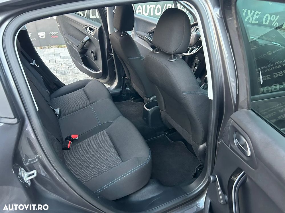 Peugeot 208 - 6