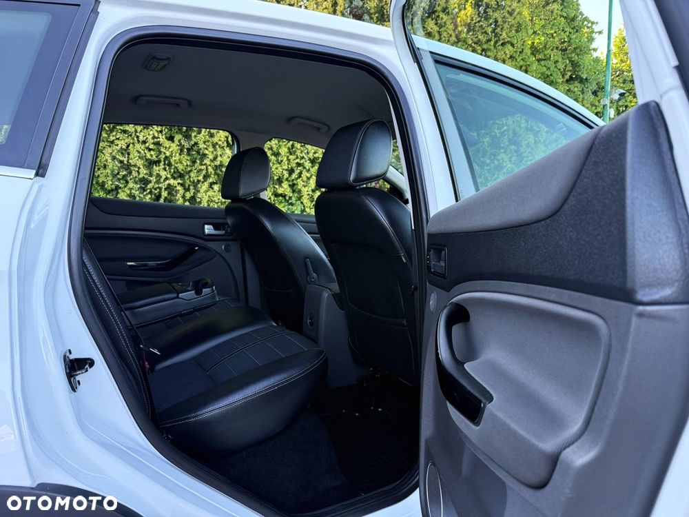 Ford Kuga - 38