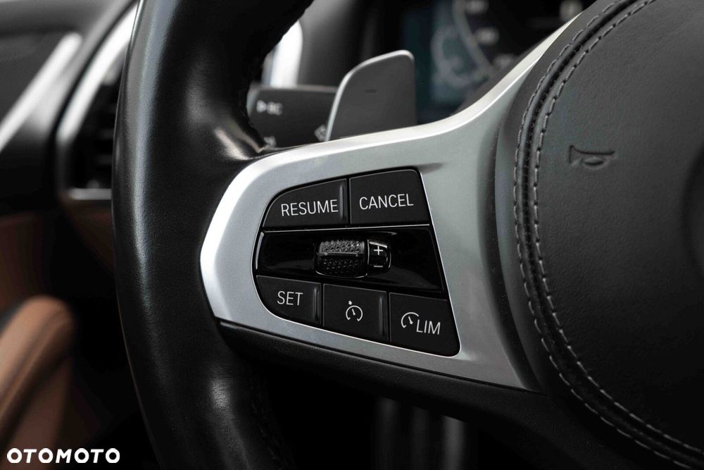 BMW Seria 8 M850i xDrive - 27