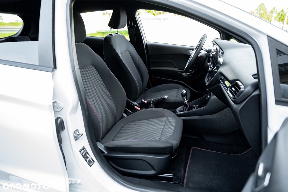 Ford Fiesta 1.0 EcoBoost S&S ST-LINE - 25