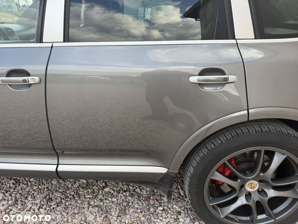 Porsche Cayenne Turbo - 11