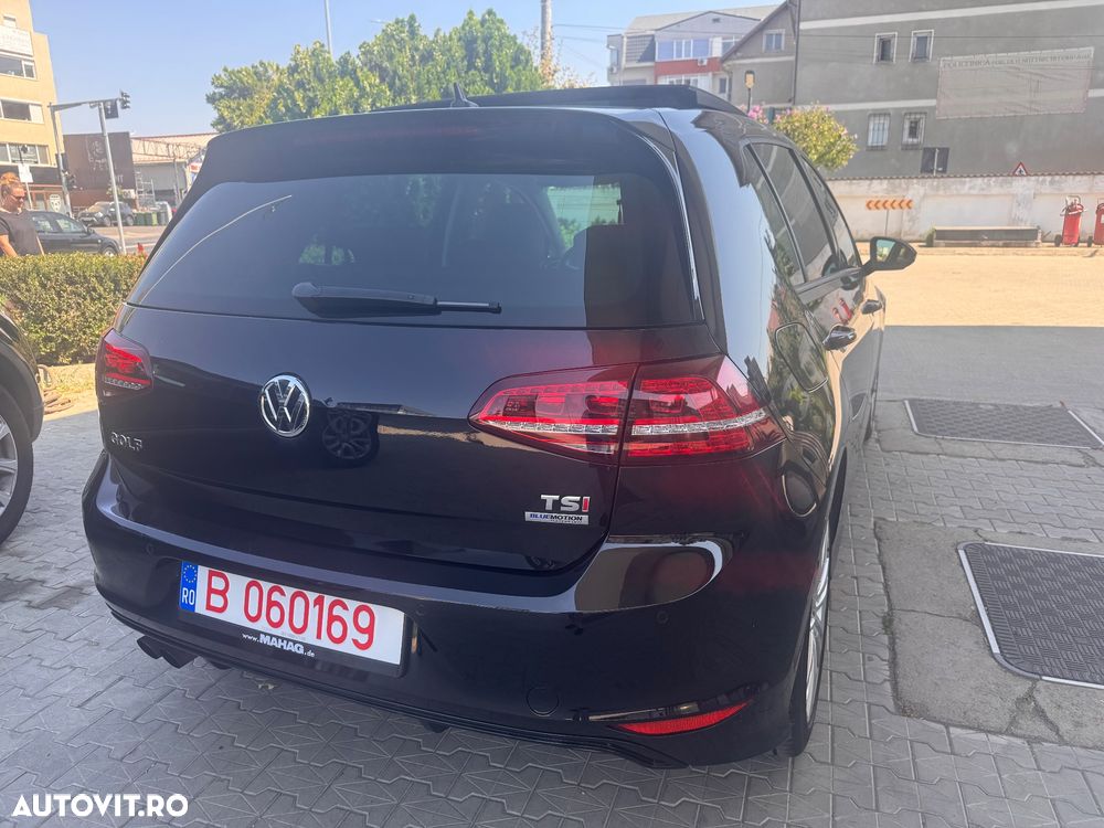 Volkswagen Golf - 10