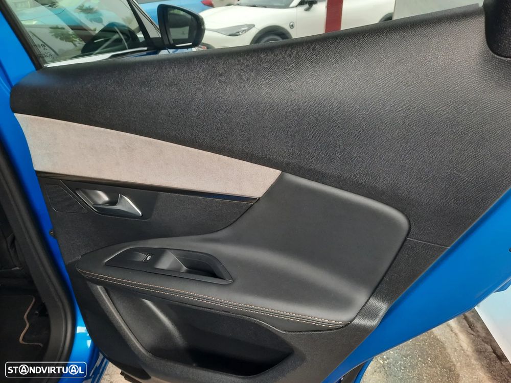 Peugeot 3008 1.6 Hybrid GT e-EAT8 - 48
