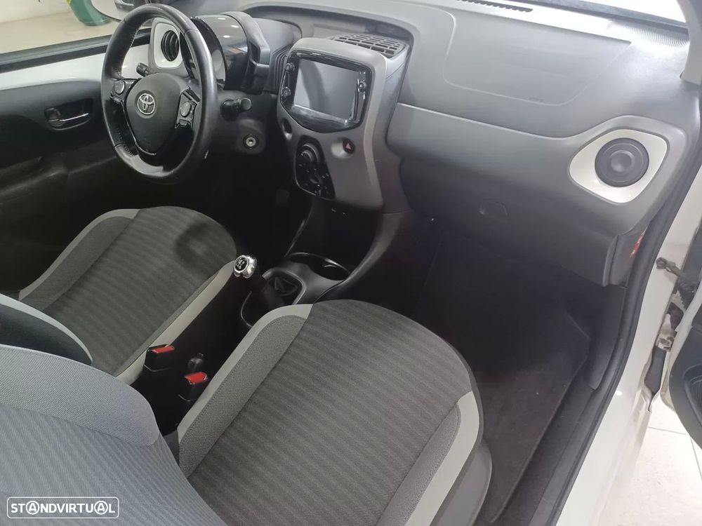 Toyota Aygo 1.0 X-Clusiv - 21