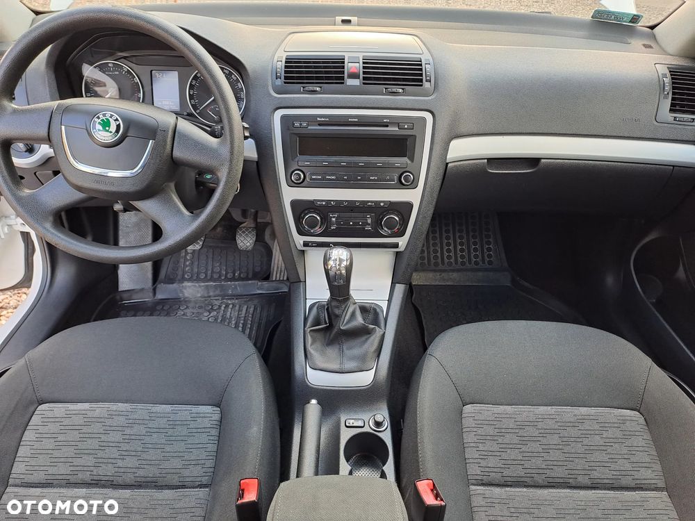 Skoda Octavia 1.6 Elegance - 10