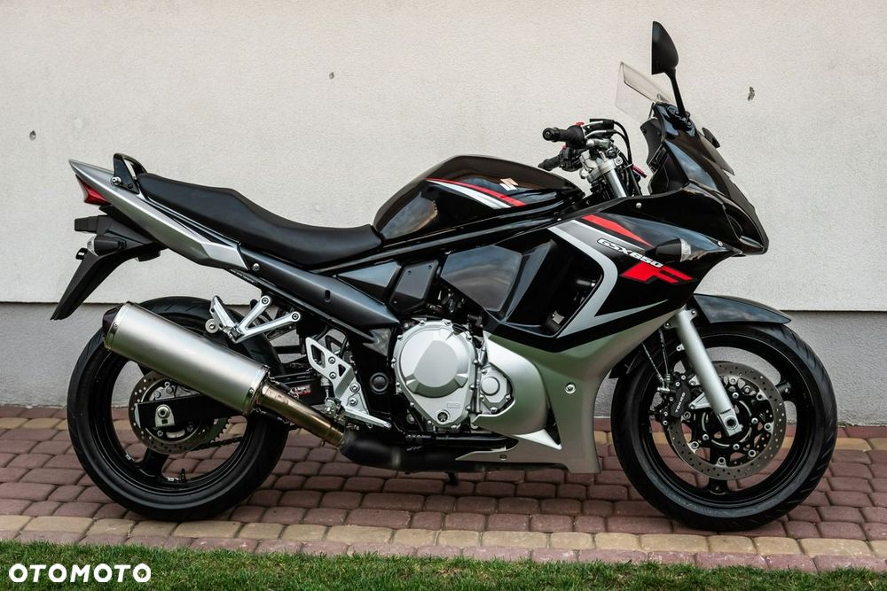 Suzuki GSX - 7