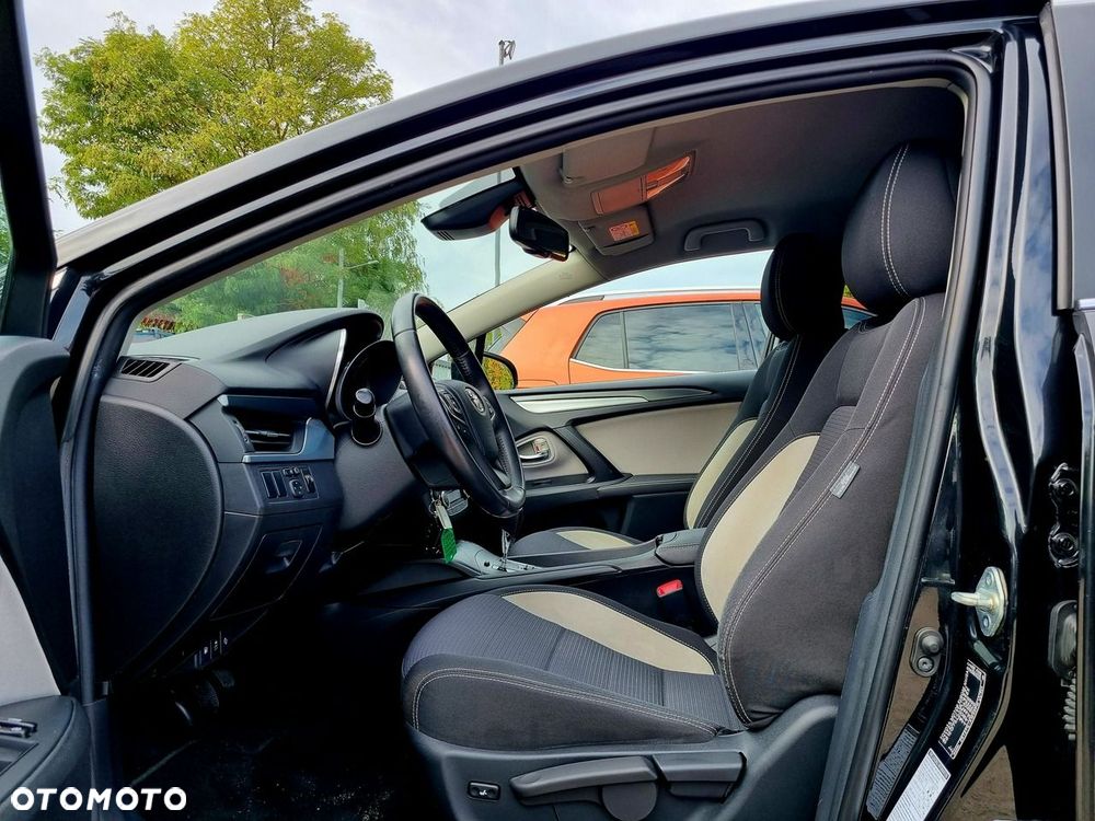 Toyota Avensis 1.8 Sol NAVI MS - 9