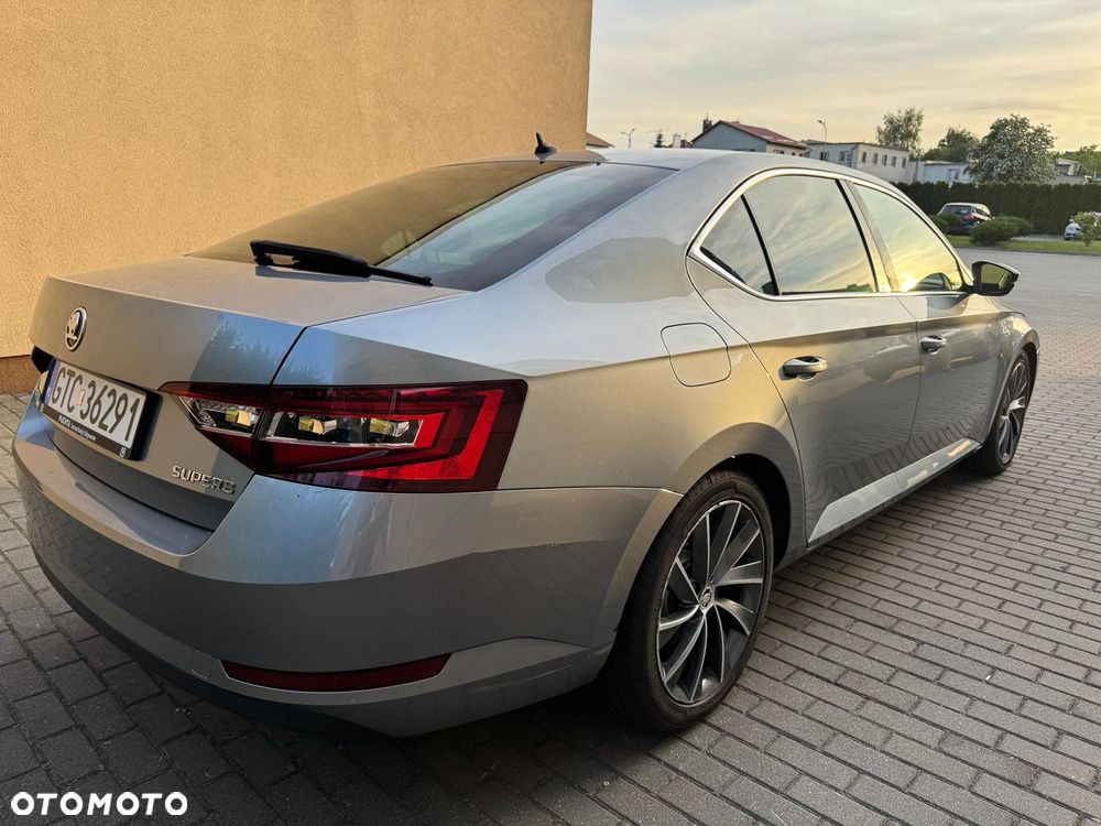 Skoda Superb 2.0 TDI L&K DSG - 9