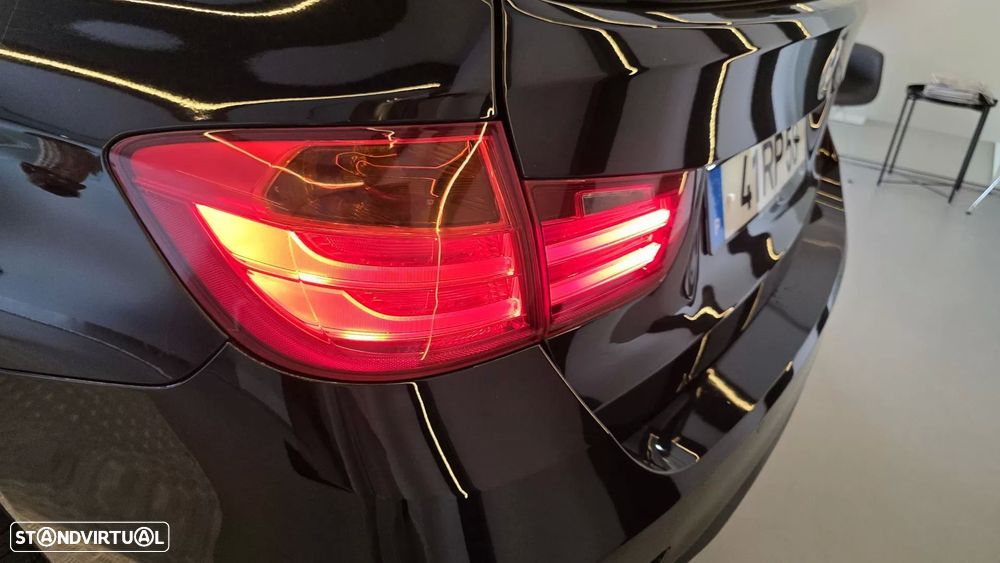 BMW 318 d Touring Aut. Sport Line - 23