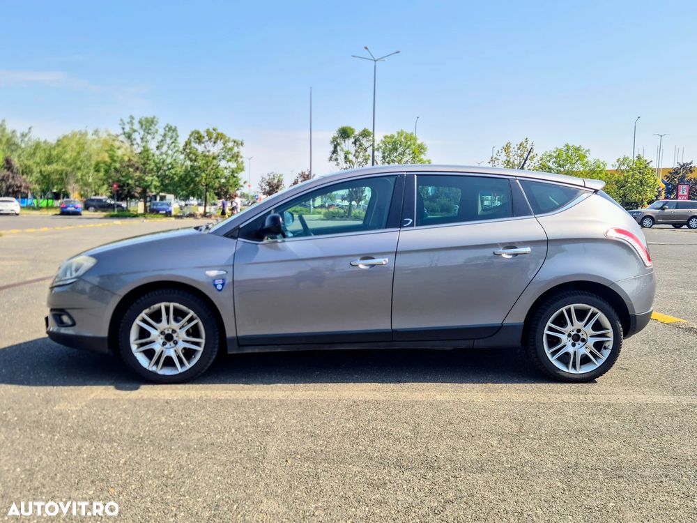 Lancia Delta 1.4 Tjet Platino - 3