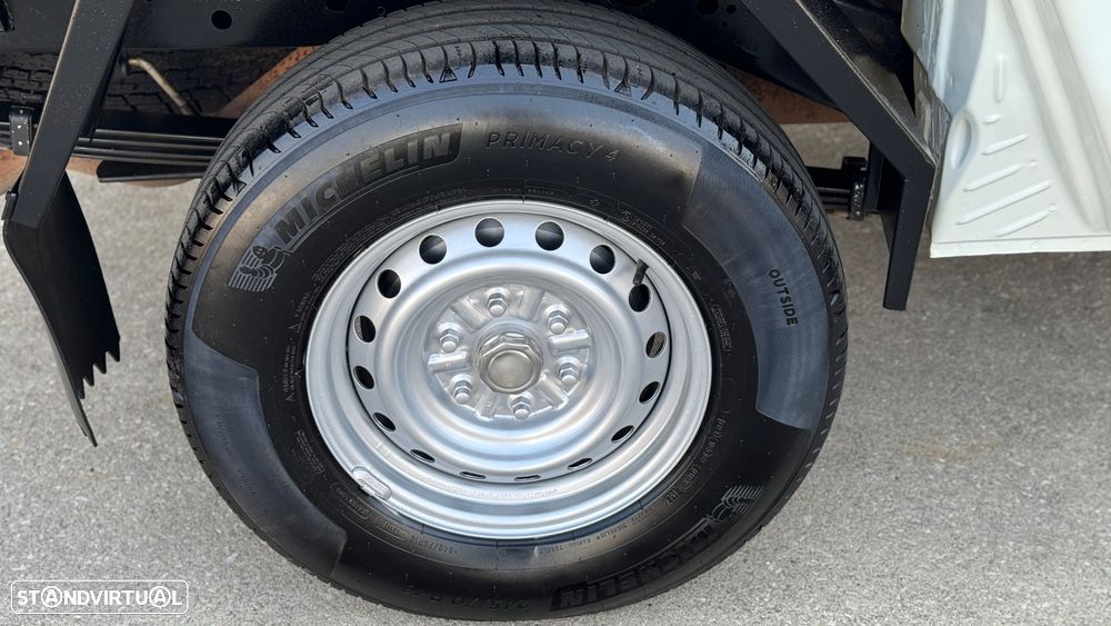 Mitsubishi L-200 Cabine dupla 4X2 - 16
