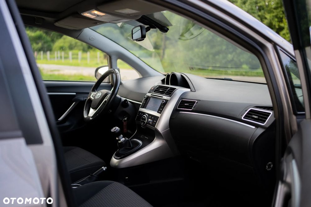 Toyota Verso 1.6 D-4D 5-Sitzer Start/Stop Skyview Edition - 13