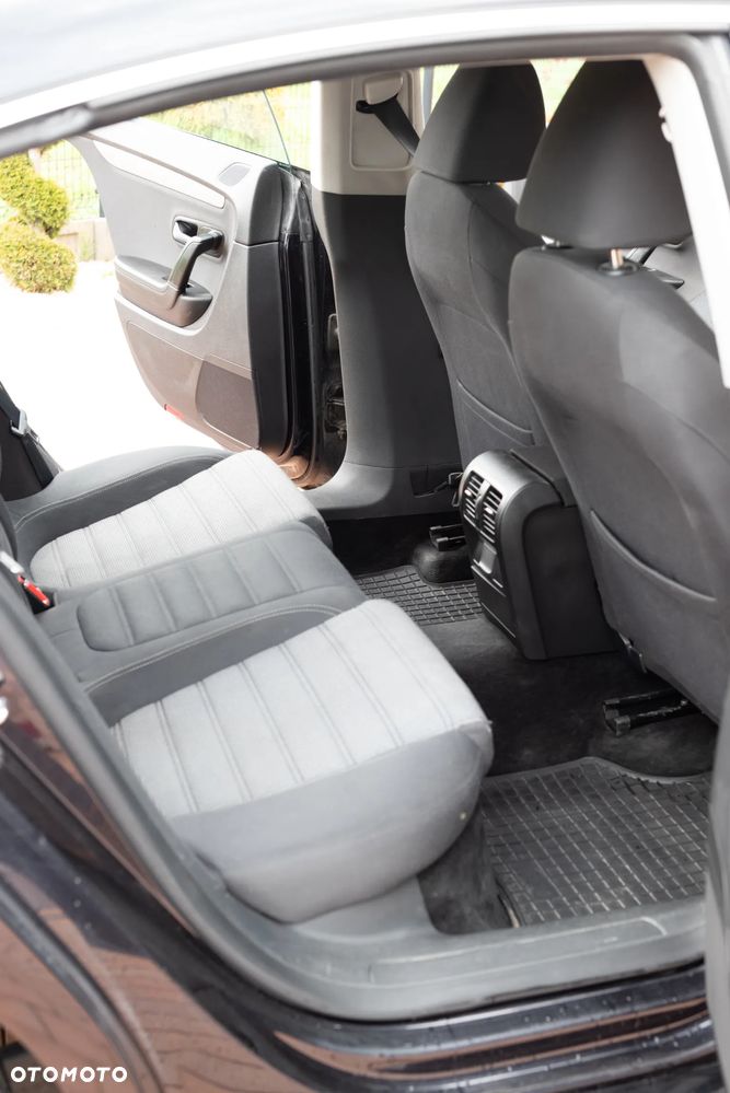 Volkswagen Passat CC - 14