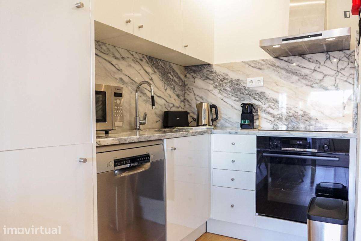 Apartamento com 1 quartos - localizado em Santo Ildefonso Porto - Grande imagem: 5/12