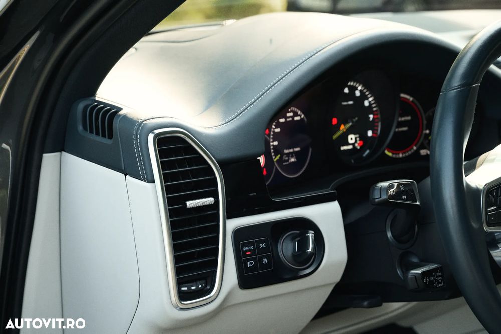 Porsche Cayenne E-Hybrid Tiptronic S - 22
