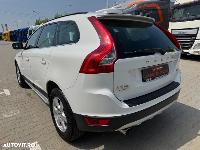 Volvo XC 60 D4 Momentum - 15