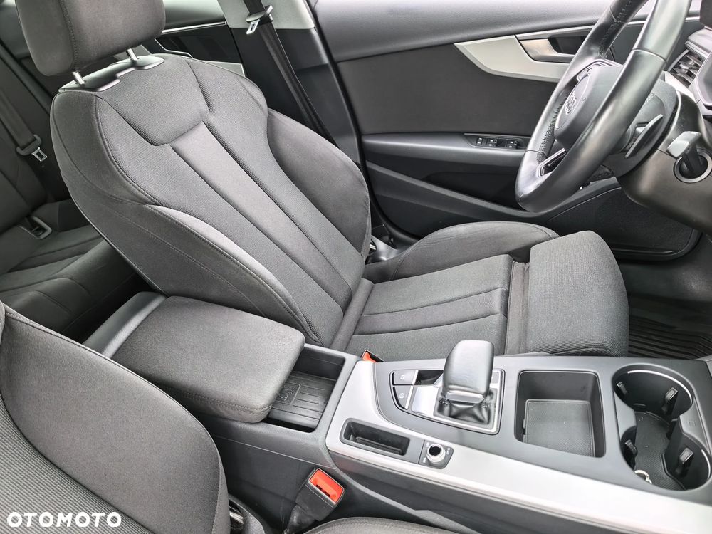 Audi A4 Limousine 35 TFSI mHEV S tronic - 28