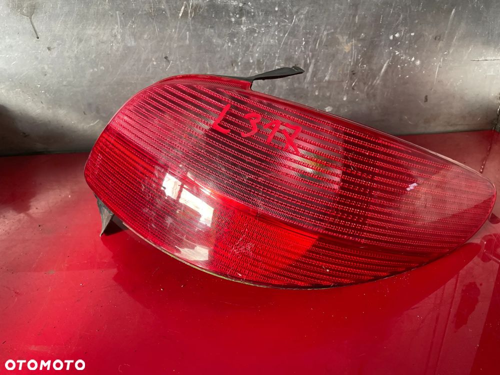 Lampa tylna prawa  z PEUGEOT 206 - 4