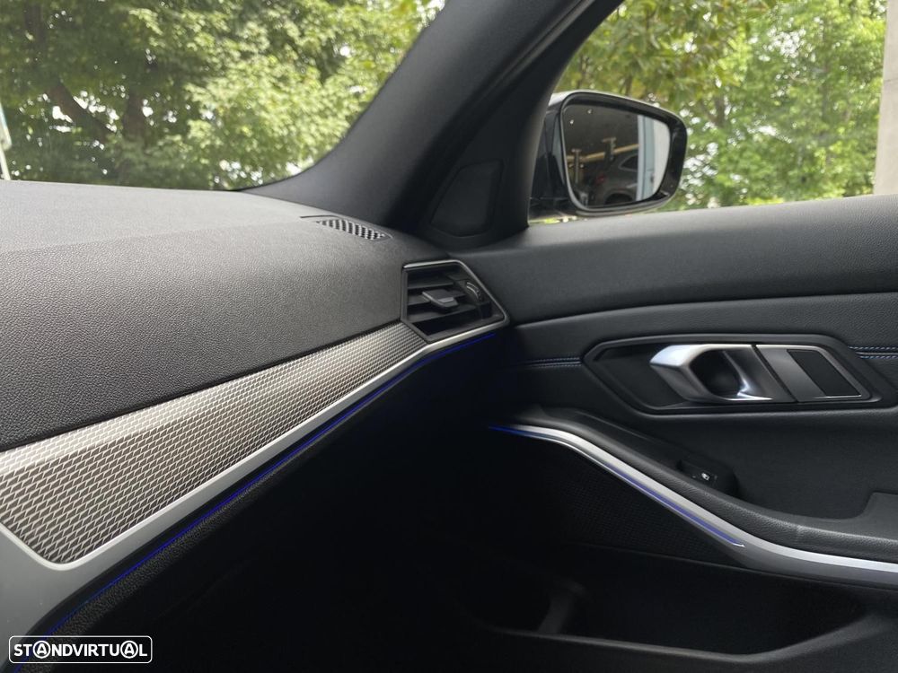 BMW 320 d Pack M Auto - 31
