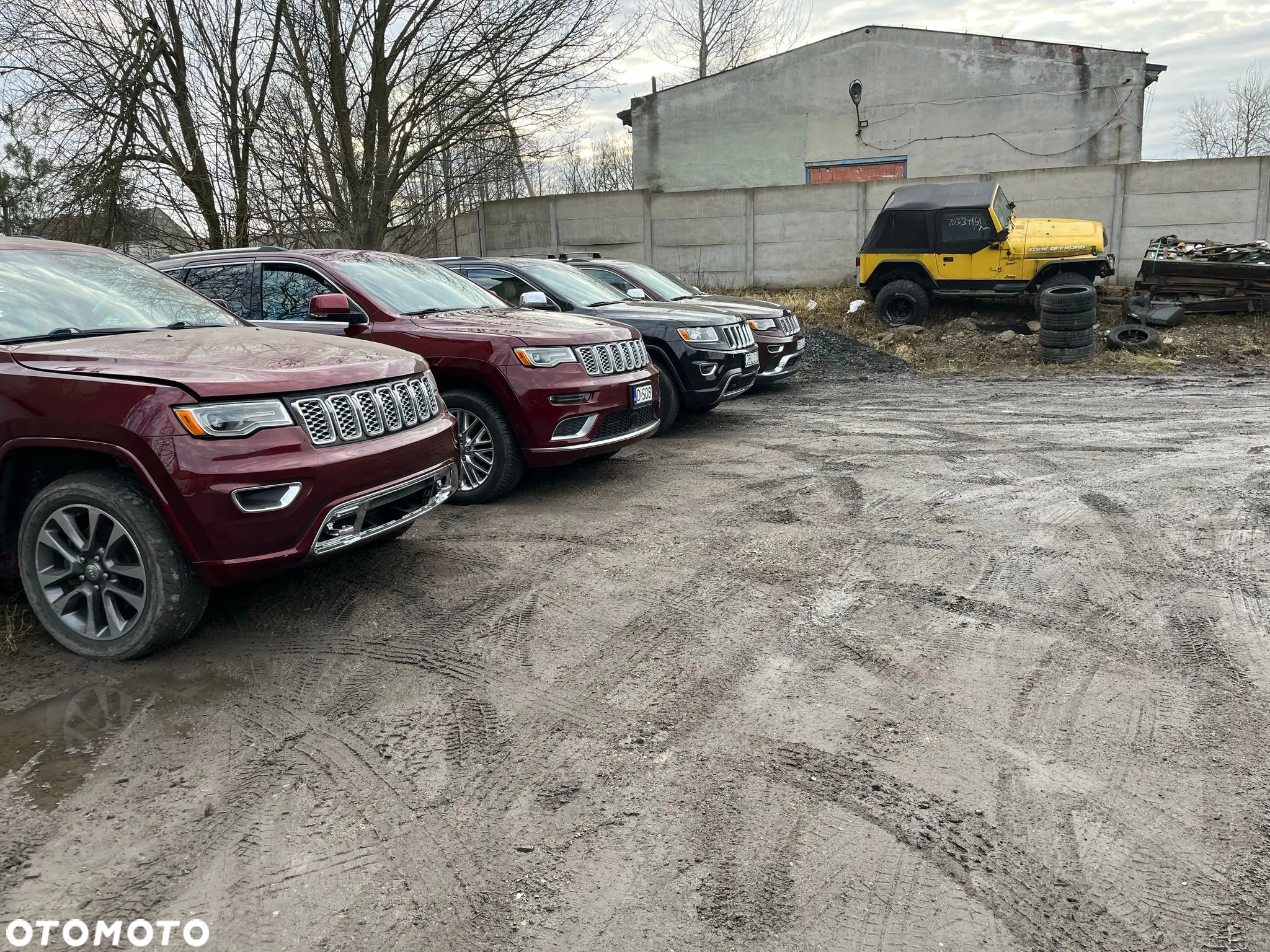 Jeep Grand Cherokee - 21