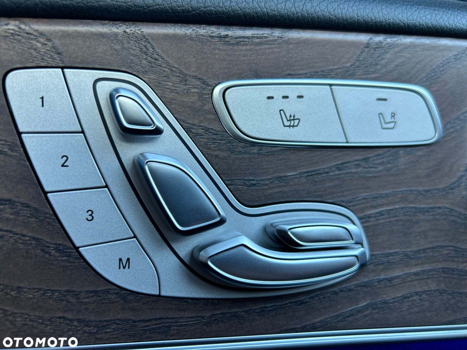 Mercedes-Benz Klasa E 220 d 4-Matic 9G-TRONIC - 24