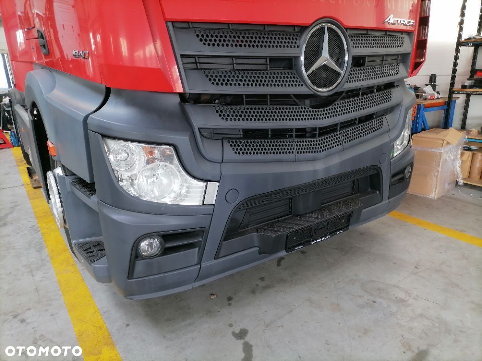 Przód Mercedes Actros MP4 2.3m wąska kabina - 2