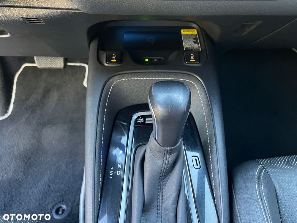 Toyota Corolla 2.0 Hybrid Executive - 30