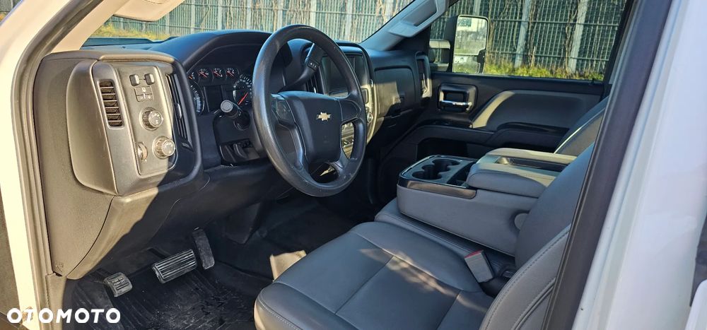 Chevrolet Silverado - 11