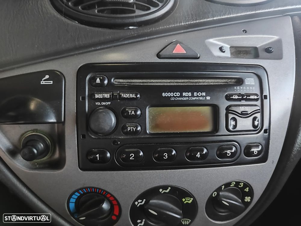 Ford Focus 1.4 Trend - 26