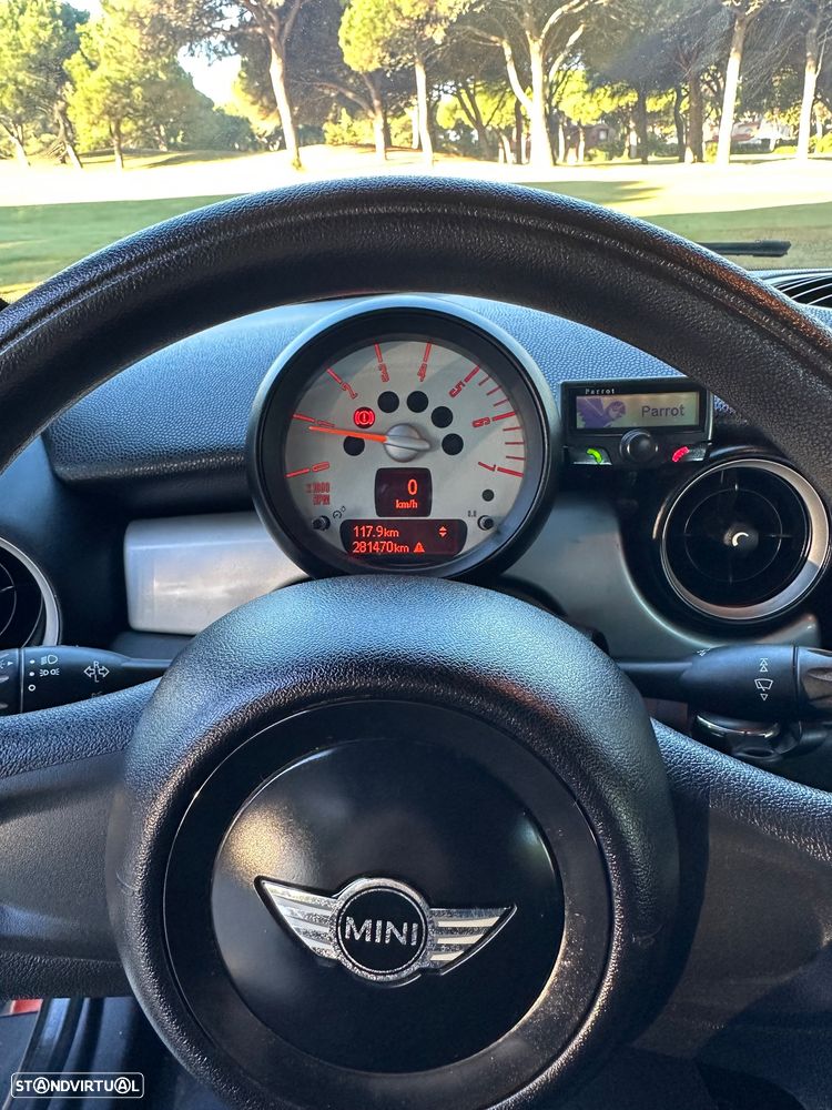 MINI Cabrio Cooper D - 13