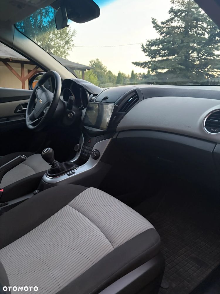 Chevrolet Cruze 1.6 LT - 8