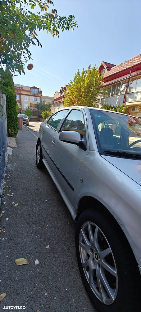 Skoda Octavia Tour 1.6 Sport - 17