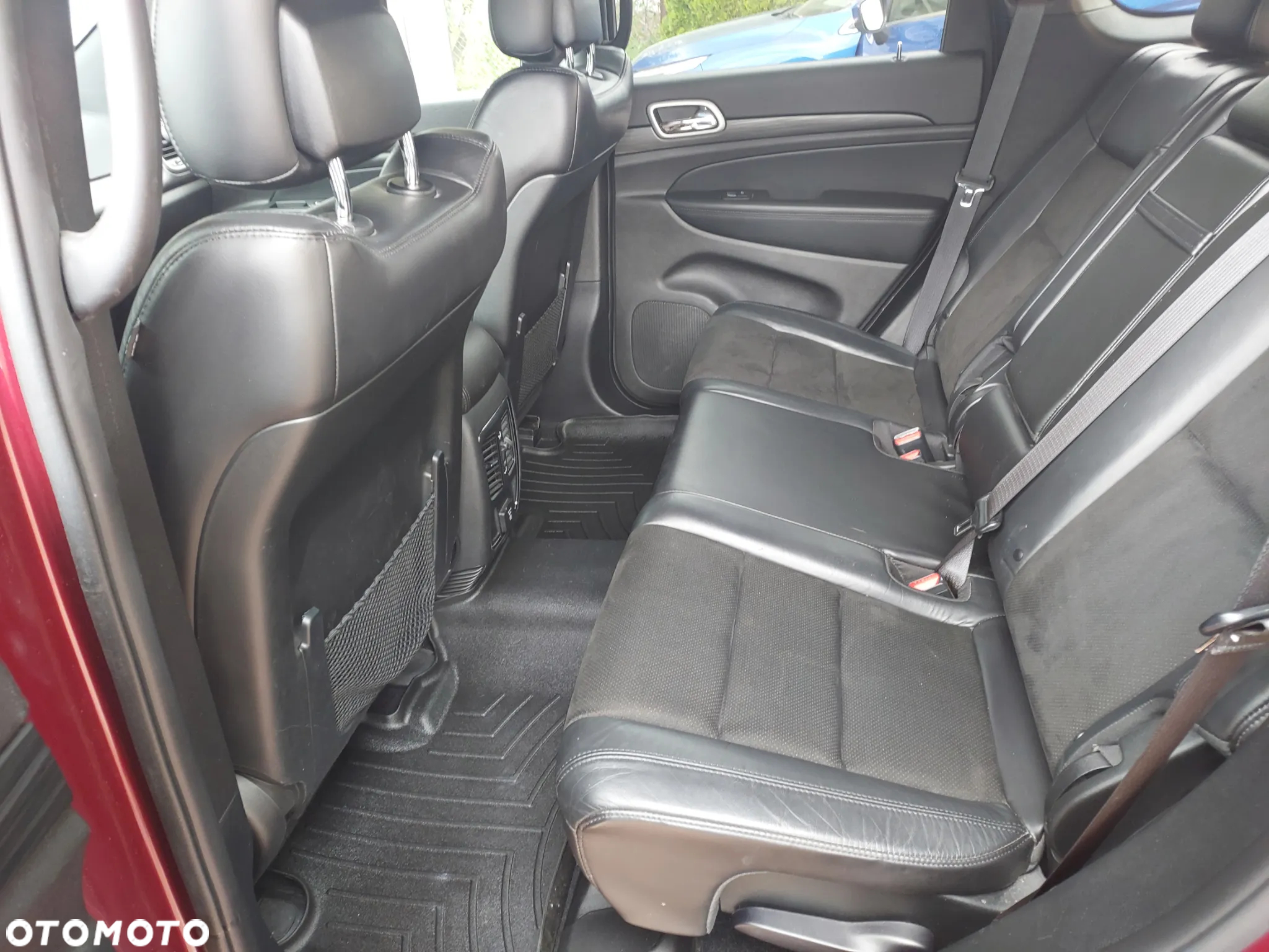 Jeep Grand Cherokee - 31