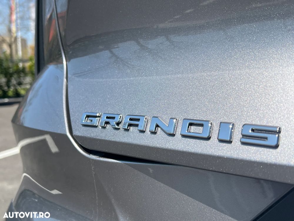 Mitsubishi Grandis - 38