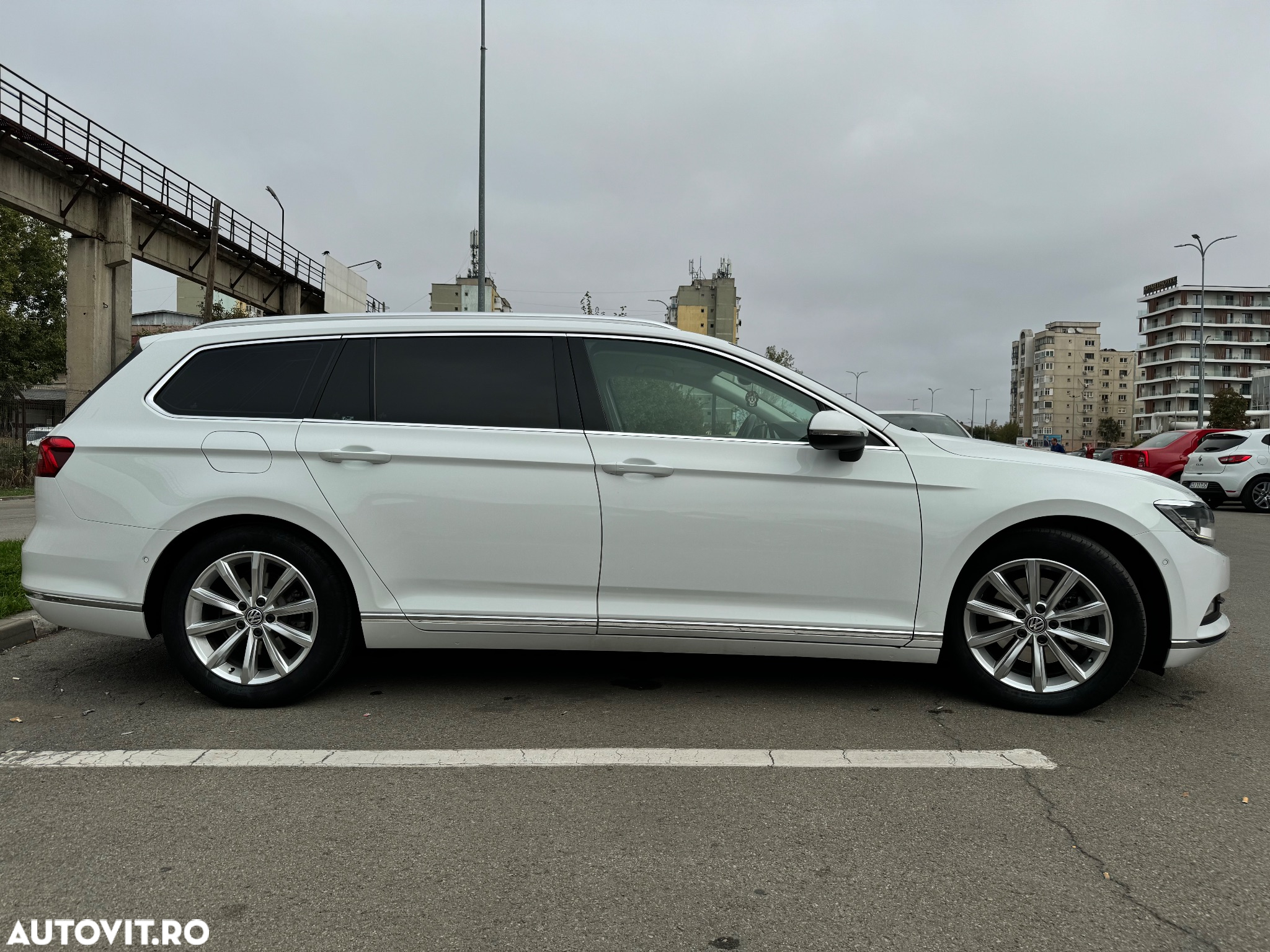 Volkswagen Passat Variant 2.0 TDI DSG Highline - 8